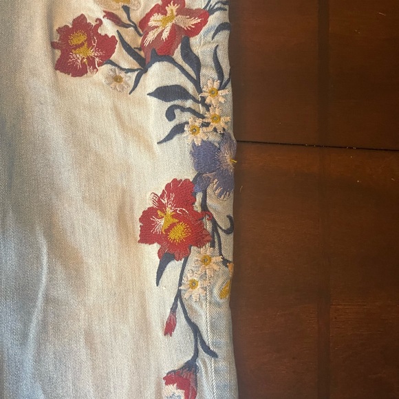 Embroidered jeans - Picture 2 of 7